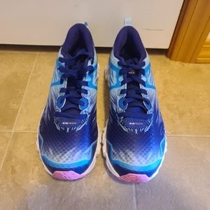 New Reebok shoes - women size 7
